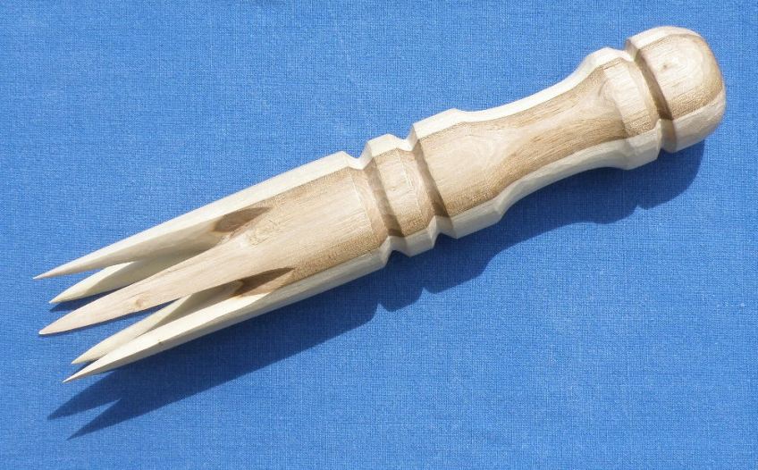 Cannibal fork in elder, April 2014